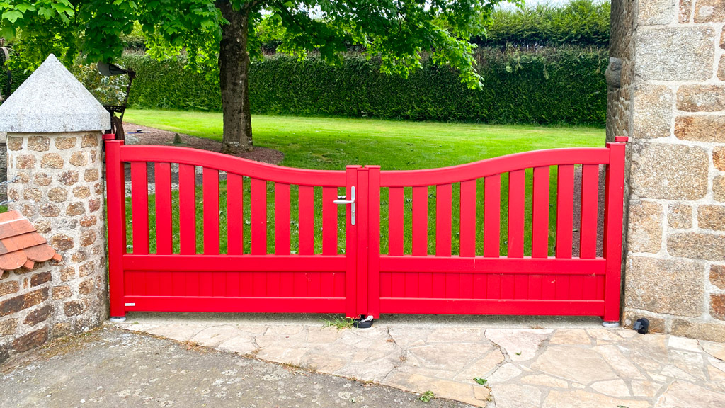 portail pvc rouge pose moulay